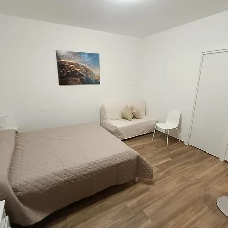 Casa Degli Ulivi - 3* 누마나